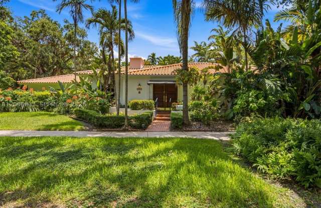 2301 N Greenway Drive Gallery 3