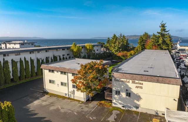 Live by the Des Moines Marina — Walk to Restaurants, Shops  the Farmers Market! 1 bedroom Unit photos photos