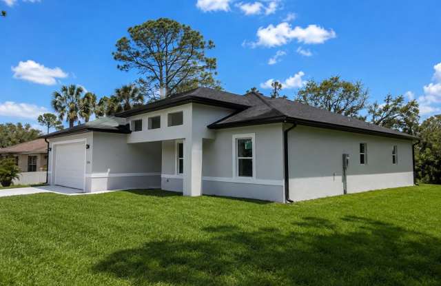 Large 4 bedroom, 3 bath, 2 car garage-MOVE IN READY! Gallery 3