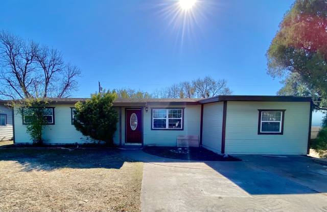 MUST SEE!!!!! Newly remodeled 4 bedroom 1.5 bath! photos photos