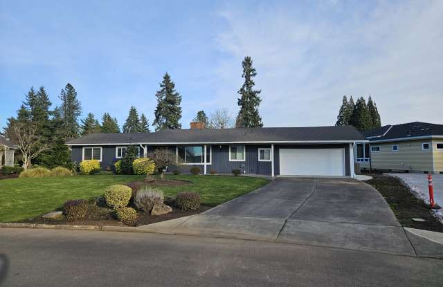 2590 N Maple Ct Gallery 1