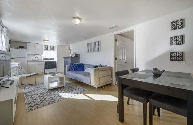 3714 N CLEARFIELD AVENUE Gallery 4