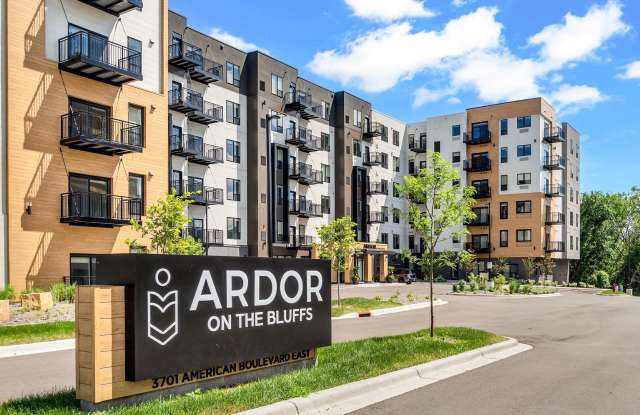 Ardor on the Bluff Gallery 2