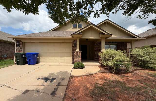 Beautiful and Cozy 3bed/2bath with an Office Available in North Norman! photos photos