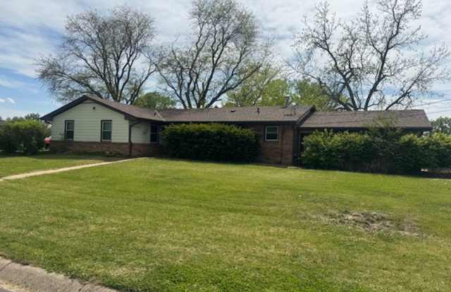 Spacious 3 Bedroom Home on Large Corner Lot with Sunporch! photos photos
