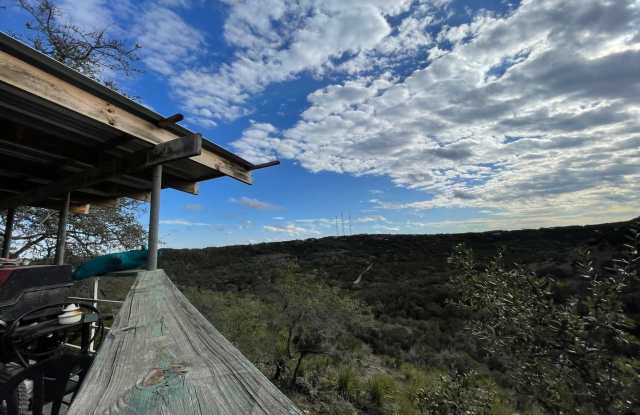 PRICE DROP!! // NEW ON MARKET // ALL BILLS PAID ! - 410 Osage Drive, Canyon Lake, TX 78133