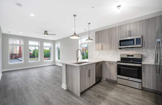 825 East 61st Street - 301 photos photos