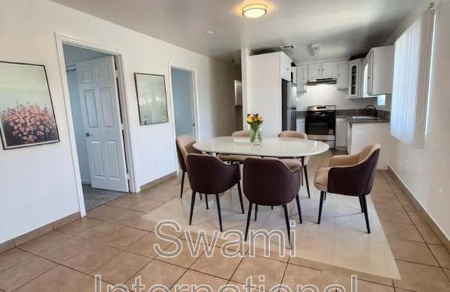 11225 1/2 Budlong Ave. Gallery 2