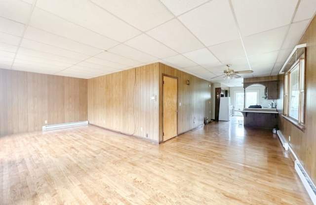 205 Center Street - A Gallery 4