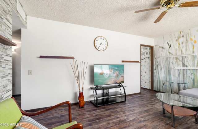12543 W PARKWOOD Drive Gallery 2