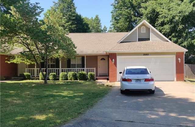 2082  E Farr  LN photos photos