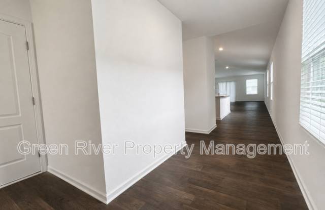 4285 Hemlock St Gallery 2