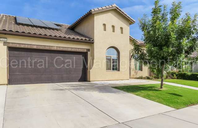 4 Bedroom/2 Bath Home Located at Gossamer Grove - $2495 Per month! photos photos