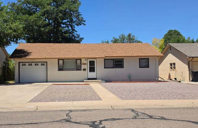 MOVE IN SPECIAL 1/2 OFF FIRST FULL MONTHS RENT.  ALL PROSPECTIVE TENANTS MUST SUBMIT A $58 NON-REFUNDABLE APPLICATION FEE PER APPLICANT ONLINE AND BE PRE-QUALIFIED PRIOR TO ANY SHOWINGS Apply @ puebloarearentals.com photos photos