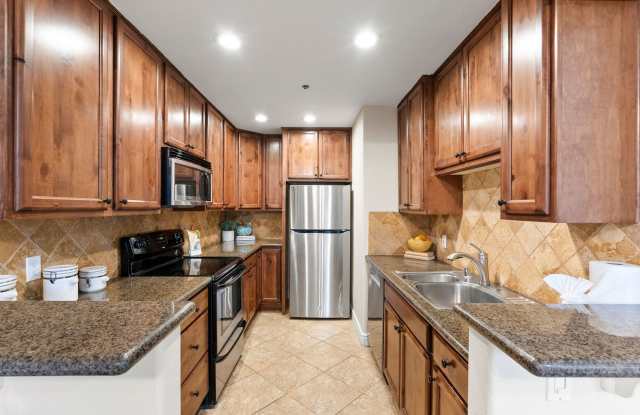 Bright and Spacious 2-Bedroom Condo with Water/Trash Included! photos photos