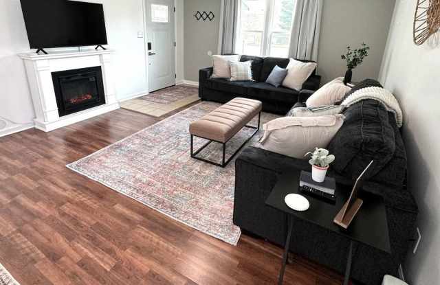 2708 S Rogers - FULLY FURNISHED!! Gallery 3