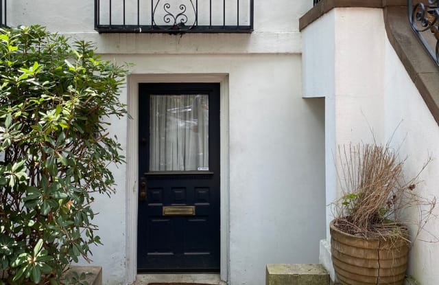 1 1/2 E Gordon St - 1 1/2 E Gordon St, Savannah, GA 31401