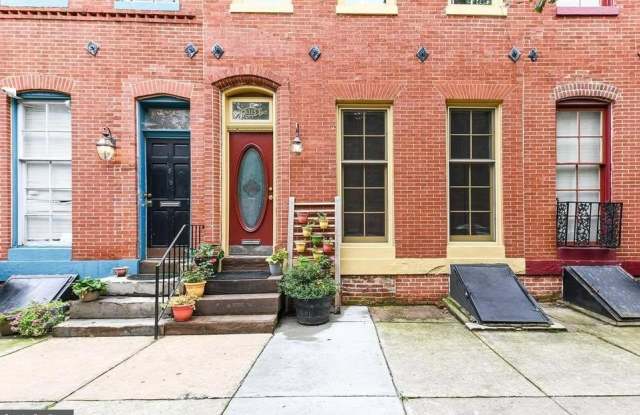 1317 HOLLINS Street Gallery 2