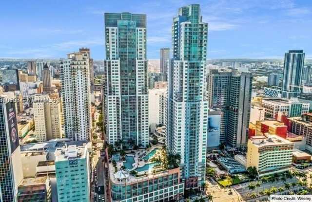 244 Biscayne Blvd Gallery 1