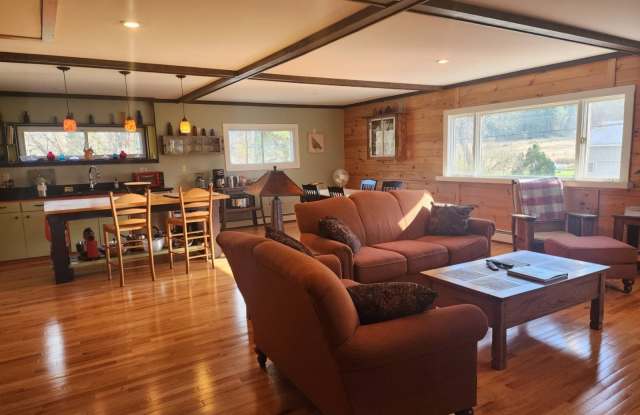 832 W Fulton Rd photos photos