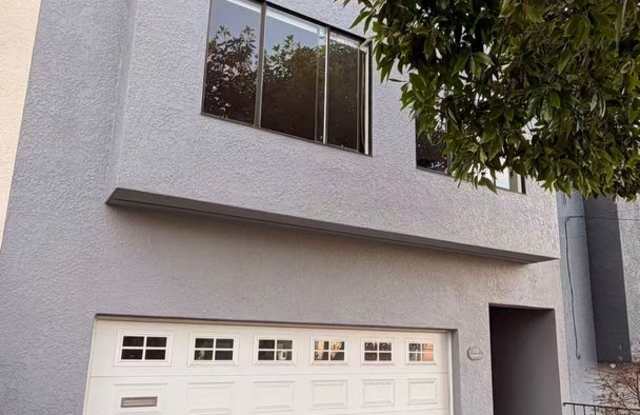 3Bed/2.5Ba Tri-Level Home with Views, Solar, and Private Yard – Glen Park photos photos