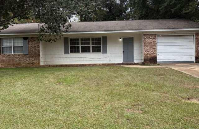 Eastgate Home - 2821 Little Deal Road, Tallahassee, FL 32308