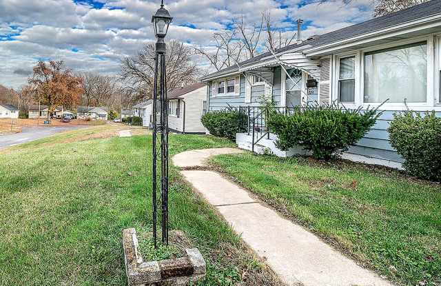 3-Bedroom Home with Hardwood Floors  Fenced Yard in St. Louis photos photos