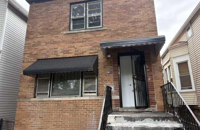 9438 S Champlain Avenue Gallery 1