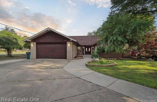 23944 Fordson Drive photos photos