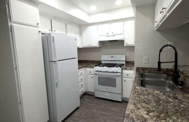 Only One Left! Beautiful 2 Bedroom 2 Bathroom Gallery 4