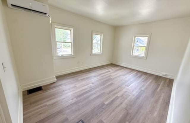445 East Silver Street - 3 Gallery 4
