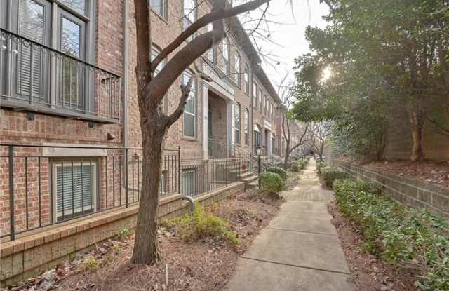 2392 Crescent Park Court Gallery 2