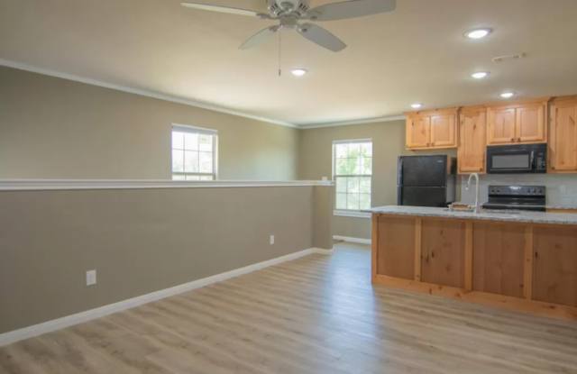651 East McGregor Drive Gallery 4