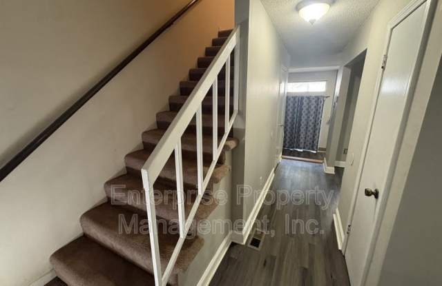 8176 Harley Square Gallery 2