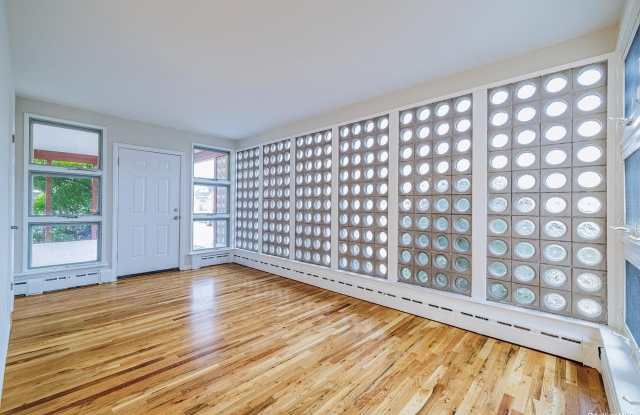 27 Kerrigan Street Gallery 2