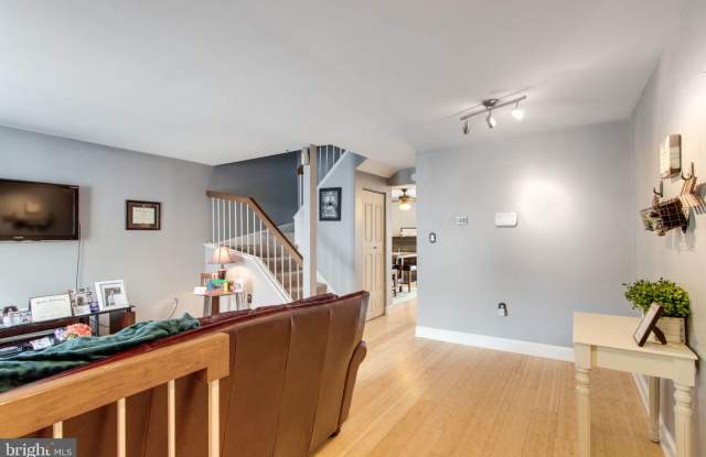 8752 VILLAGE GREEN COURT Gallery 4