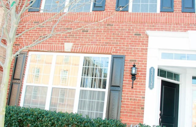 43137 WEALDSTONE TERRACE - 43137 Wealdstone Terrace, Loudoun Valley Estates, VA 20148