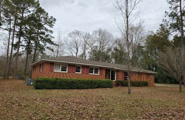 COMING SOON: Cozy Three Bedroom Home! photos photos