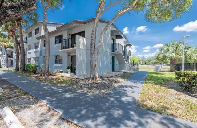7235 NW 179th St - 7235 Northwest 179th Street, Country Club, FL 33015