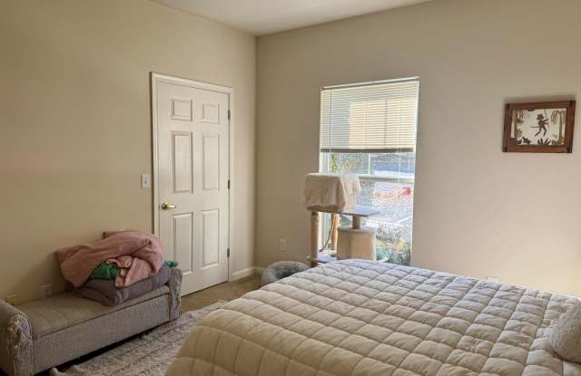 Comfortable 2-Bedroom Condo in Blacksburg Gallery 4