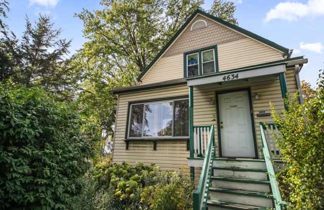 4634 N Kennicott Avenue photos photos