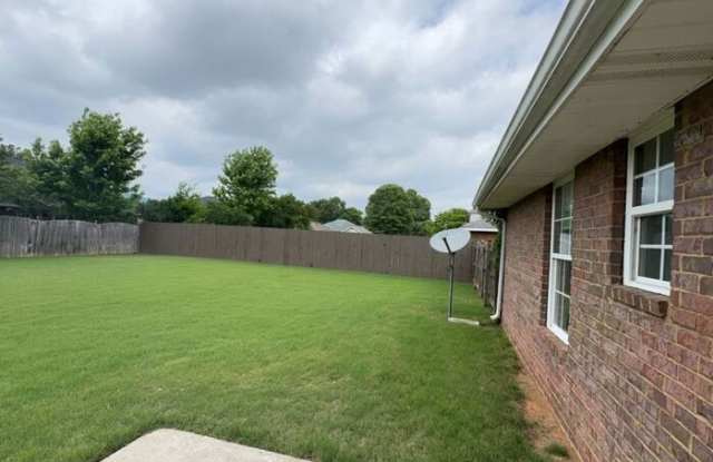 7010 Thornwood Lane Southeast Gallery 2