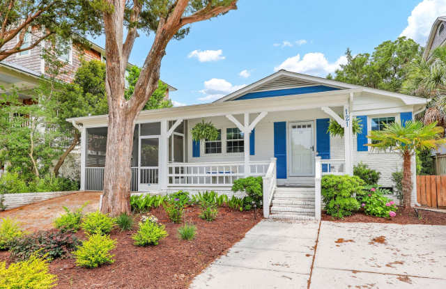 Furnished Off-Season 3bd/2ba Coastal Retreat with Screened Porch & Private Parking photos photos