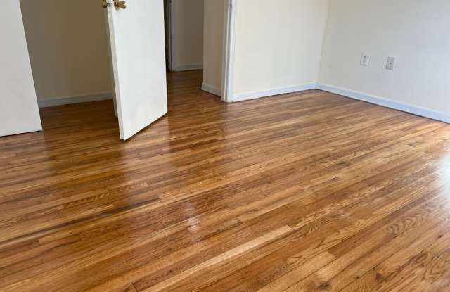 1044 Campwelll Avenue Gallery 4