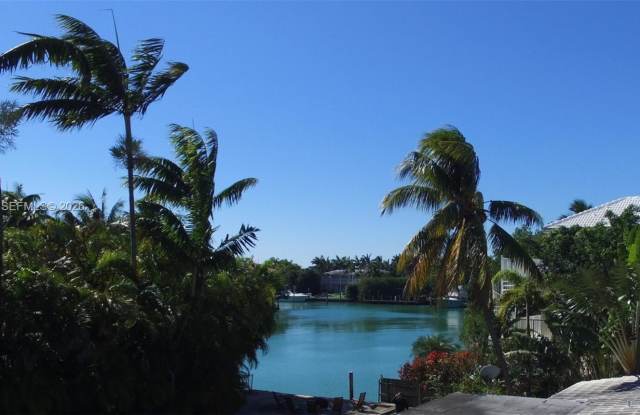 530 Harbor Dr photos photos