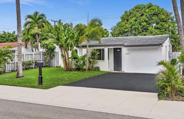 5365 N Andrews Avenue photos photos