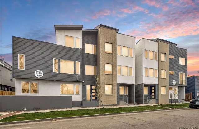 Charming 2BR Townhome in Denver - 3735 Kalamath Street, Denver, CO 80211