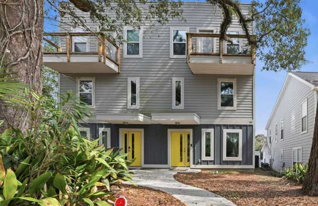Modern 3 Bedroom Townhome Gallery 3
