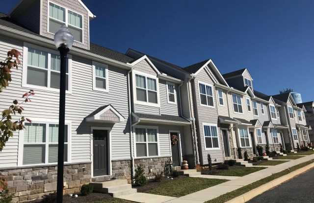 323 Martin Avenue - 1 photos photos