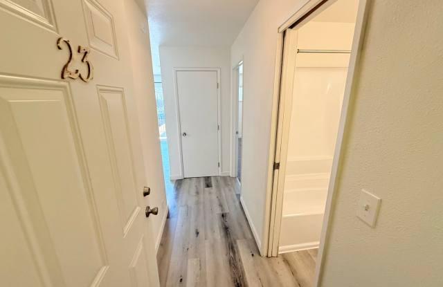 Pet friendly 1 bed apartment in South Lake Tahoe photos photos